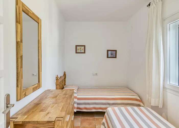 Amparo Nyaraló L' Escala